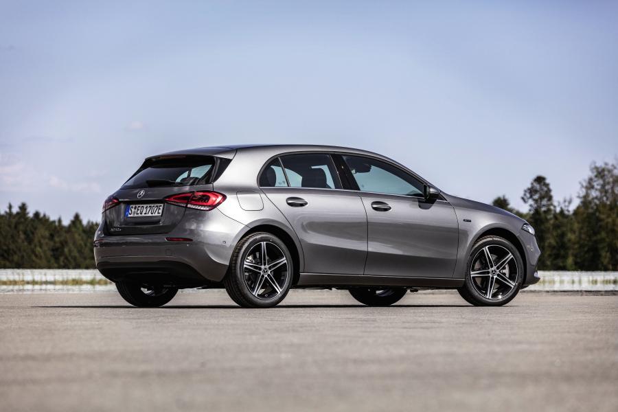  Mercedes-Benz A250 e (W177) 2019 года  (WW) (фото 23 из 33)